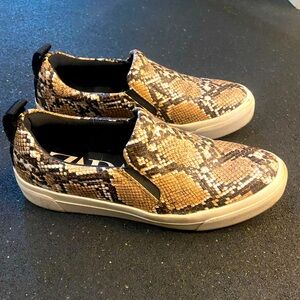 Zara snakeskin slip on sneakers size 39 size 8.5